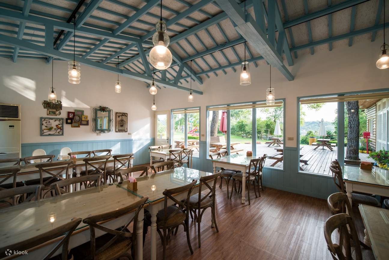 Restoran Blue Magpie Holiday Manor